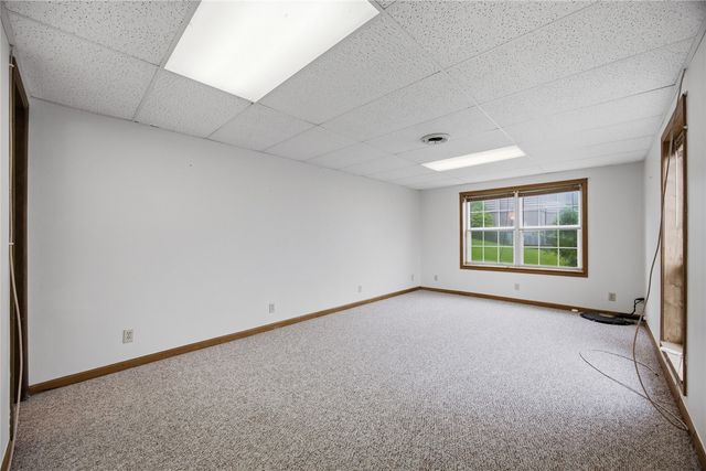 6820 Boulder Drive NW, Cedar Rapids, IA 52405