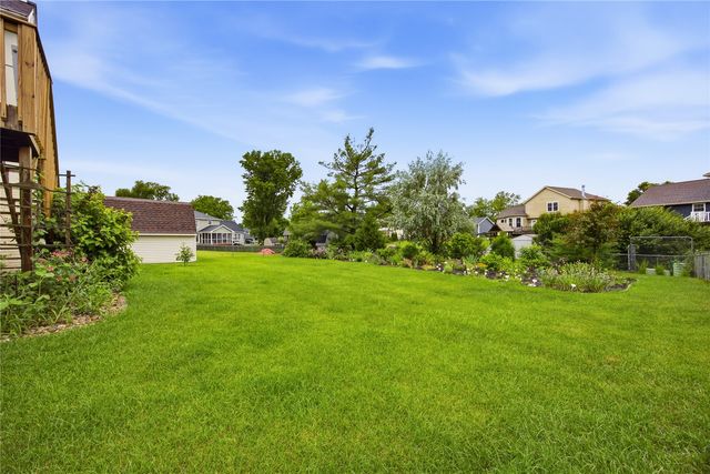 6820 Boulder Drive NW, Cedar Rapids, IA 52405