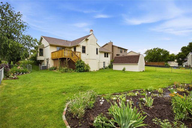 6820 Boulder Drive NW, Cedar Rapids, IA 52405