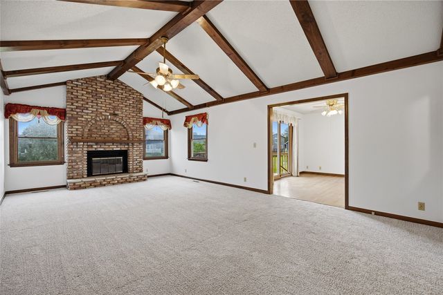 6820 Boulder Drive NW, Cedar Rapids, IA 52405