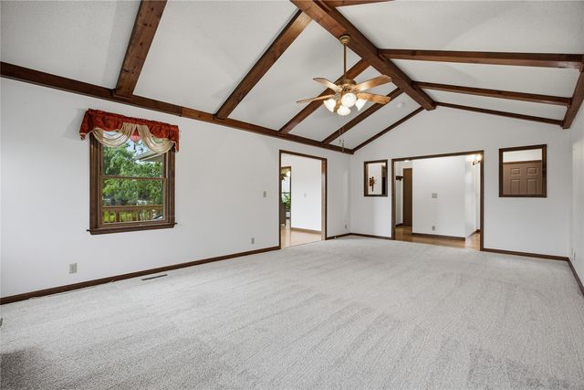6820 Boulder Drive NW, Cedar Rapids, IA 52405