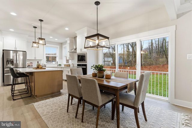 2036 WILLIAM AVE, Essex, MD 21221