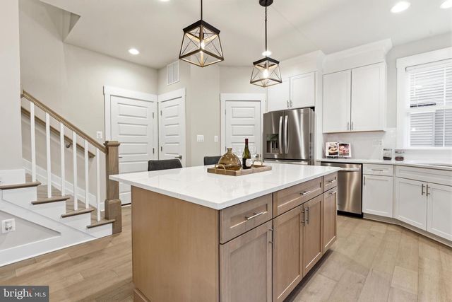 2036 WILLIAM AVE, Essex, MD 21221