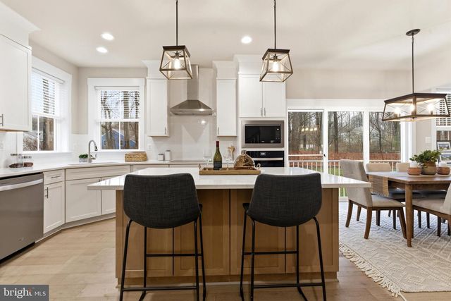 2036 WILLIAM AVE, Essex, MD 21221
