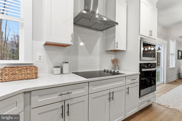 2036 WILLIAM AVE, Essex, MD 21221