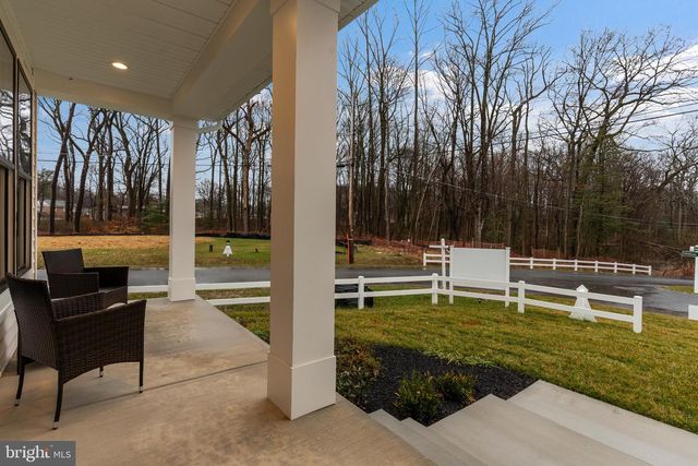 2036 WILLIAM AVE, Essex, MD 21221