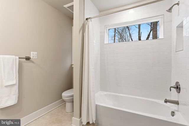 2036 WILLIAM AVE, Essex, MD 21221