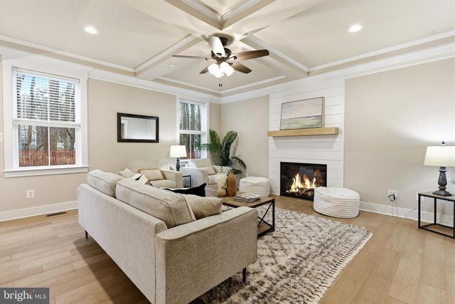 2036 WILLIAM AVE, Essex, MD 21221