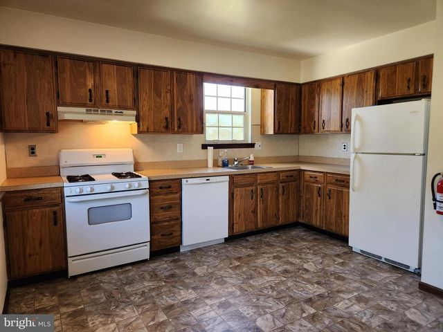1205 B E ATLANTIC AVE, Blackwood, NJ 08012