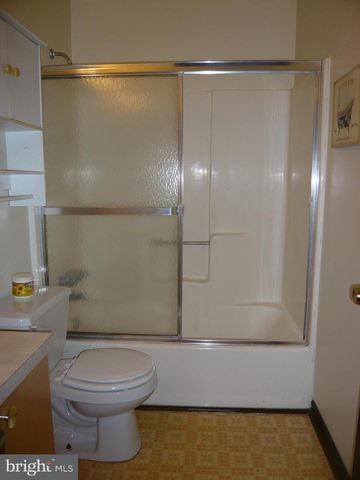 1205 B E ATLANTIC AVE, Blackwood, NJ 08012