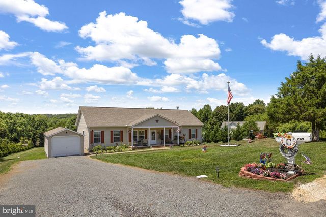 249 DERBY LN, Louisa, VA 23093