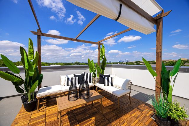 610 N Oak Cliff Boulevard 203, Dallas, TX 75208