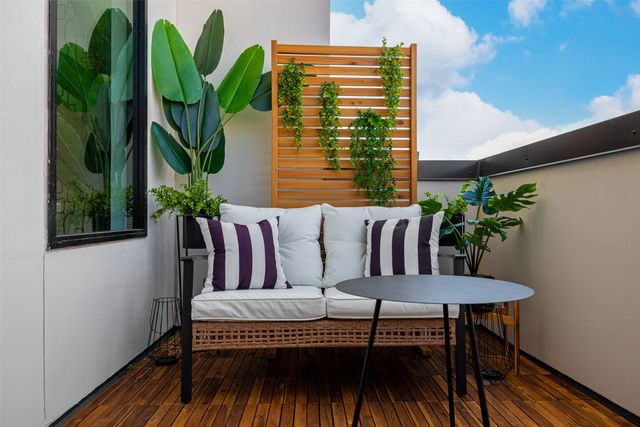 610 N Oak Cliff Boulevard 203, Dallas, TX 75208