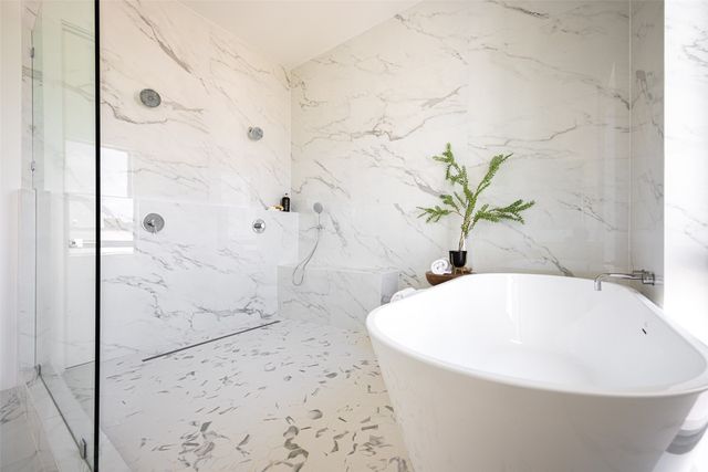 610 N Oak Cliff Boulevard 203, Dallas, TX 75208