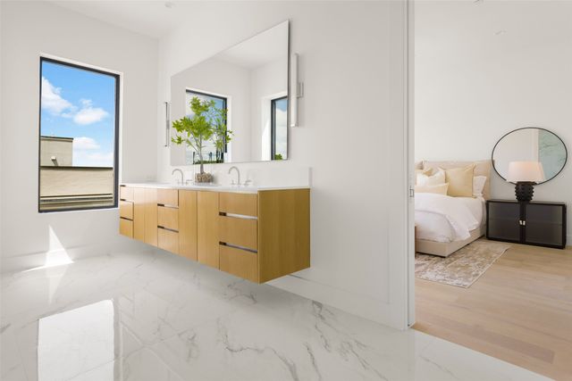 610 N Oak Cliff Boulevard 203, Dallas, TX 75208