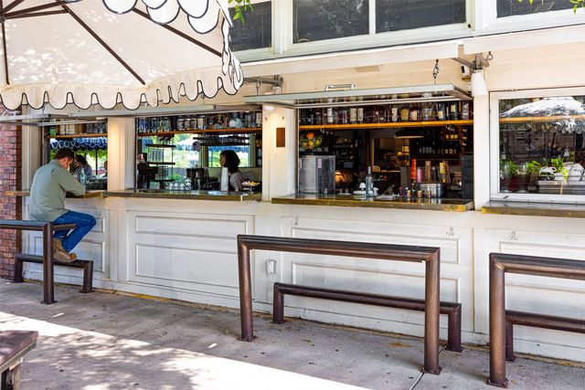 610 N Oak Cliff Boulevard 203, Dallas, TX 75208