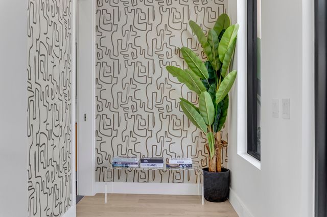 610 N Oak Cliff Boulevard 203, Dallas, TX 75208