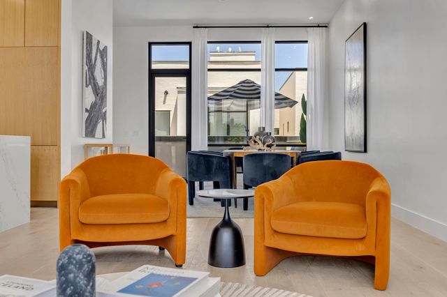 610 N Oak Cliff Boulevard 203, Dallas, TX 75208