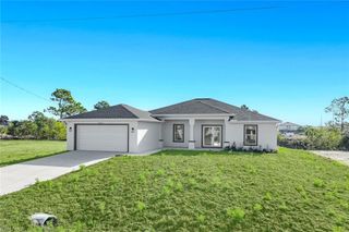 2823 NE 5th PL, Cape Coral, FL 33909