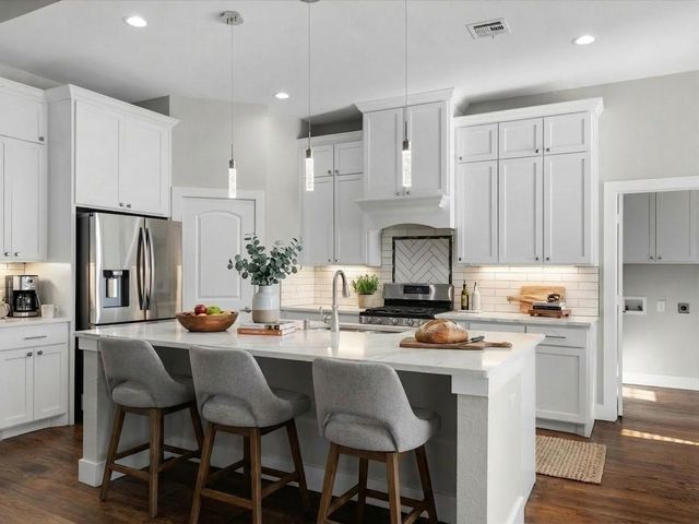 2700 Refugio Avenue, Fort Worth, TX 76164