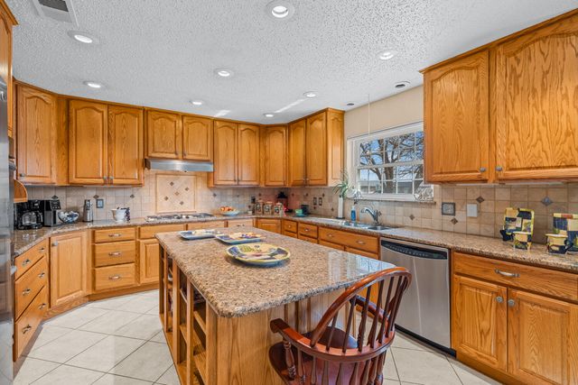 1500 W Lynn Street, Slaton, TX 79364