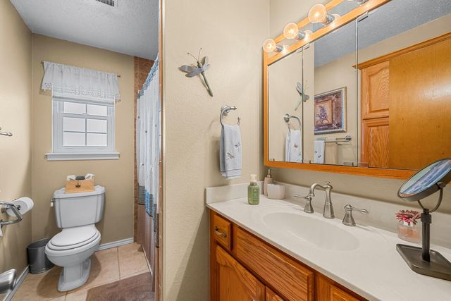 1500 W Lynn Street, Slaton, TX 79364