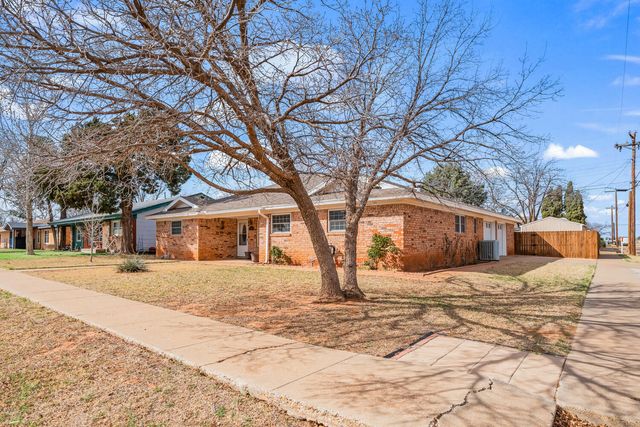 1500 W Lynn Street, Slaton, TX 79364