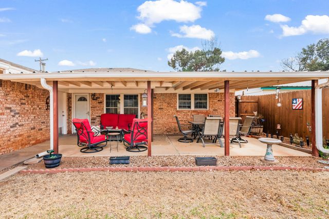 1500 W Lynn Street, Slaton, TX 79364