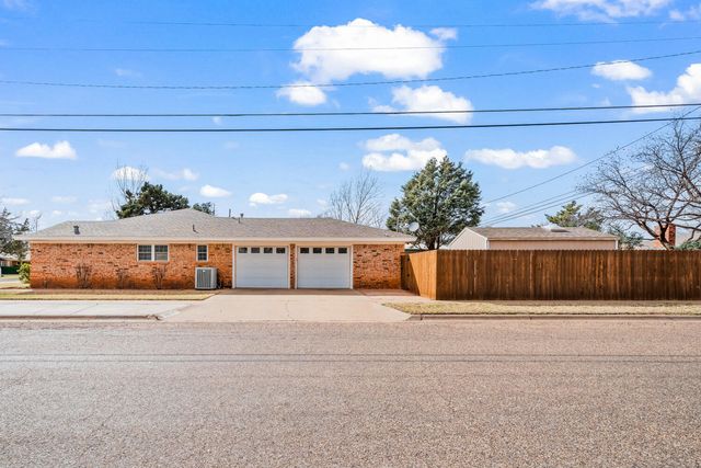 1500 W Lynn Street, Slaton, TX 79364