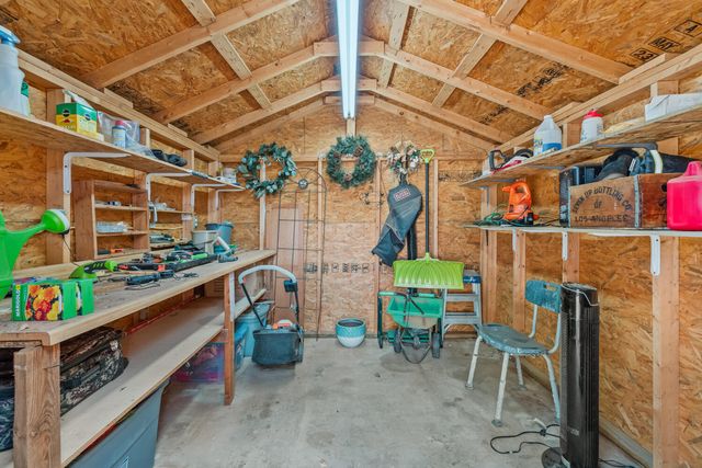 1500 W Lynn Street, Slaton, TX 79364