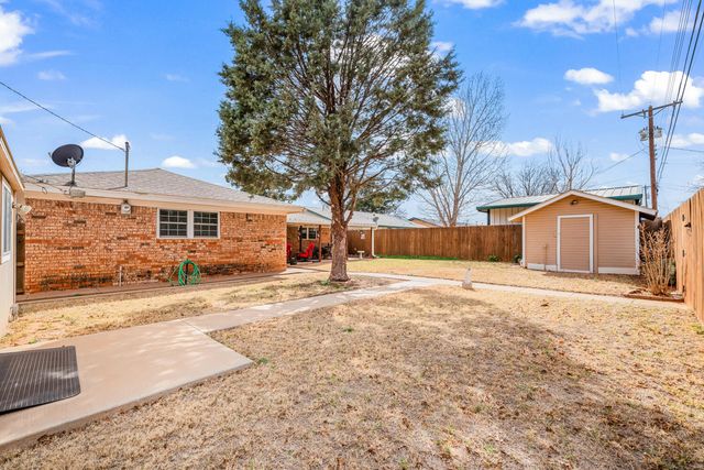 1500 W Lynn Street, Slaton, TX 79364