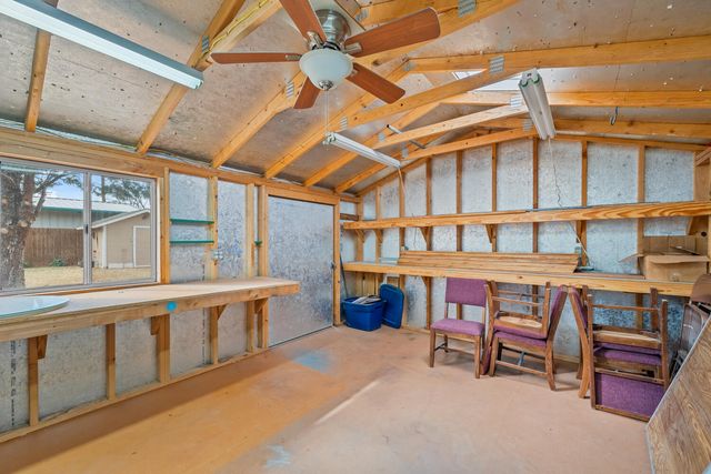 1500 W Lynn Street, Slaton, TX 79364