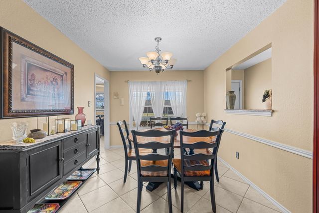 1500 W Lynn Street, Slaton, TX 79364