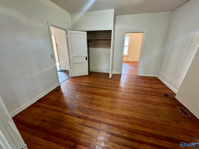 210 4th Avenue NW, Decatur, AL 35601