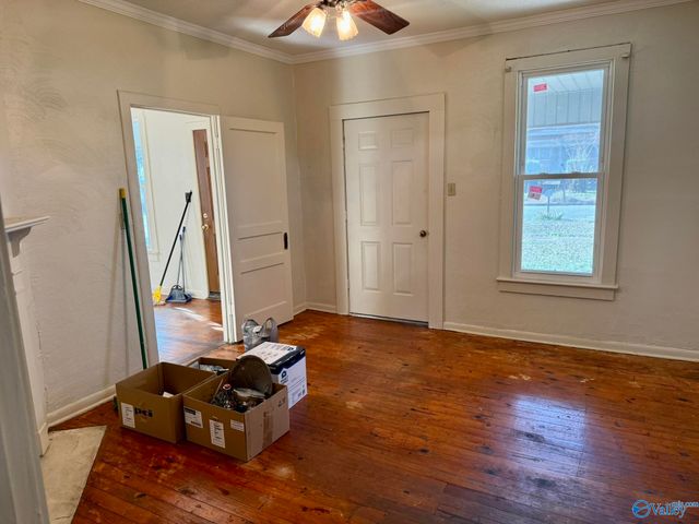 210 4th Avenue NW, Decatur, AL 35601