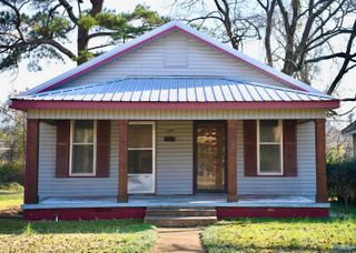 210 4th Avenue NW, Decatur, AL 35601