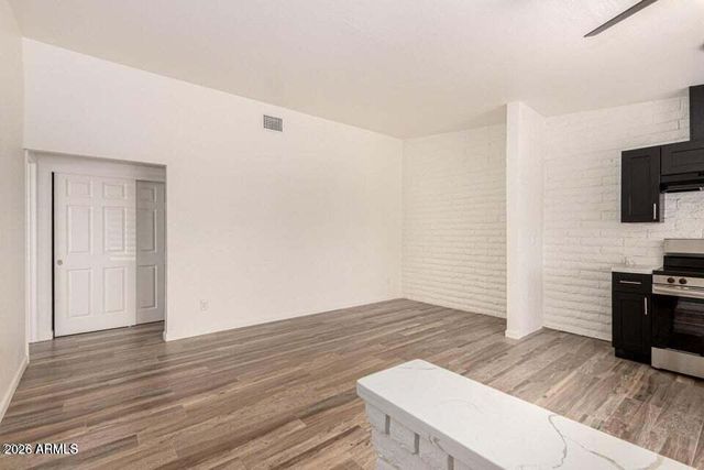 5926 W ROSE Lane, Glendale, AZ 85301