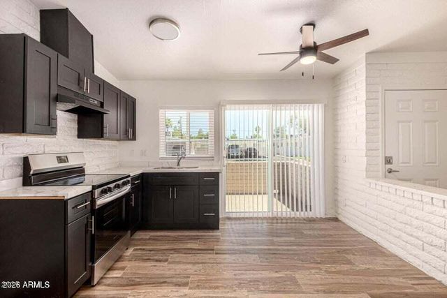 5926 W ROSE Lane, Glendale, AZ 85301