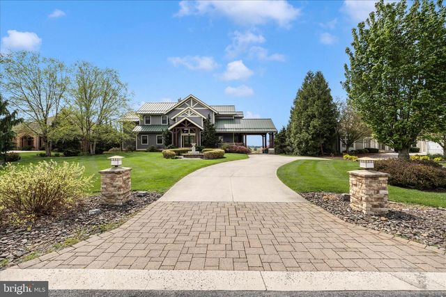 6740 ST ANNES DR, Fayetteville, PA 17222
