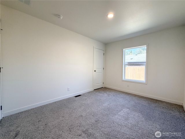 202 S 9th Avenue, Kelso, WA 98626