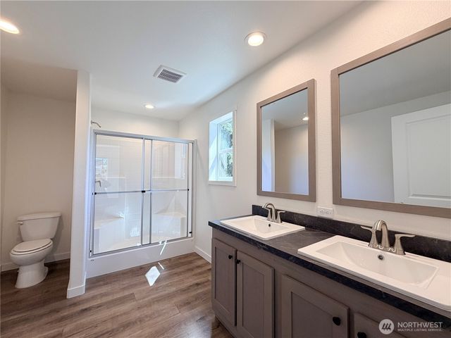 202 S 9th Avenue, Kelso, WA 98626