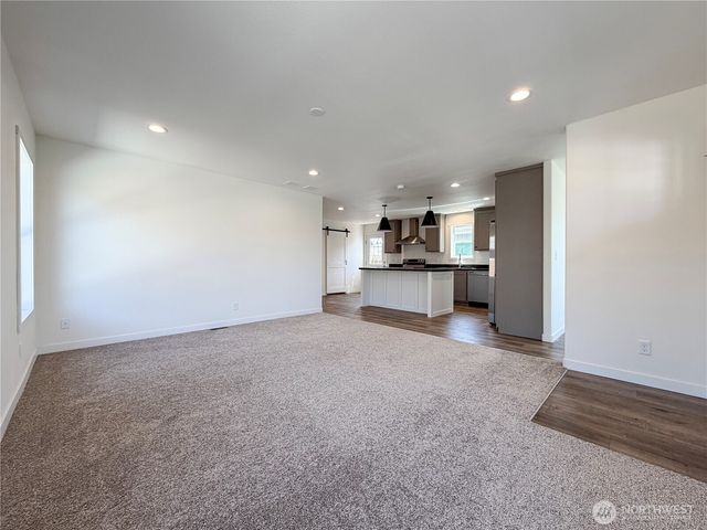 202 S 9th Avenue, Kelso, WA 98626