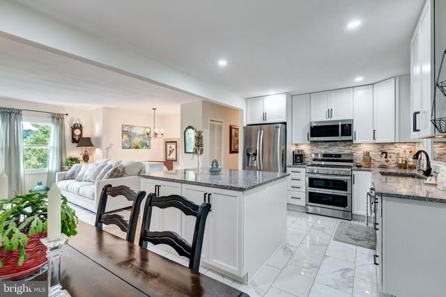 2718 ASPEN DR, Hampstead, MD 21074