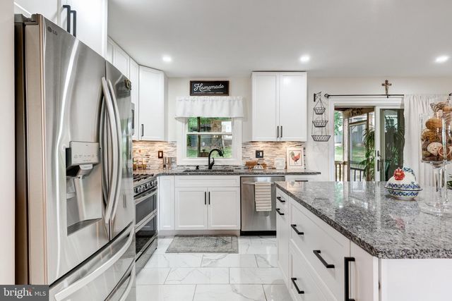 2718 ASPEN DR, Hampstead, MD 21074