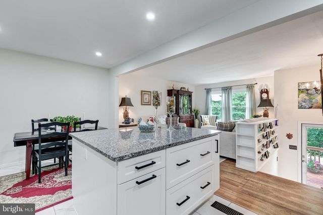 2718 ASPEN DR, Hampstead, MD 21074
