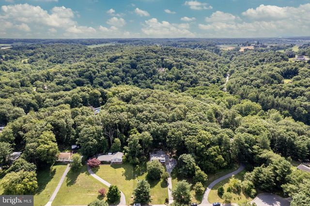 2718 ASPEN DR, Hampstead, MD 21074