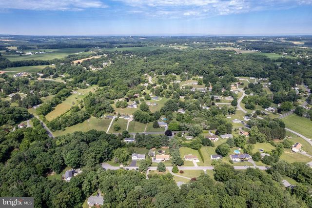 2718 ASPEN DR, Hampstead, MD 21074