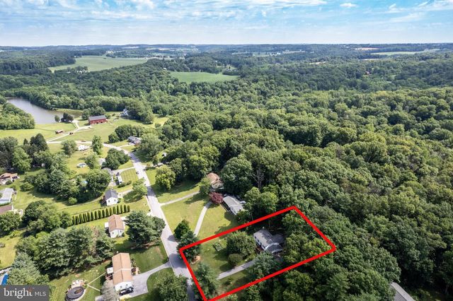 2718 ASPEN DR, Hampstead, MD 21074