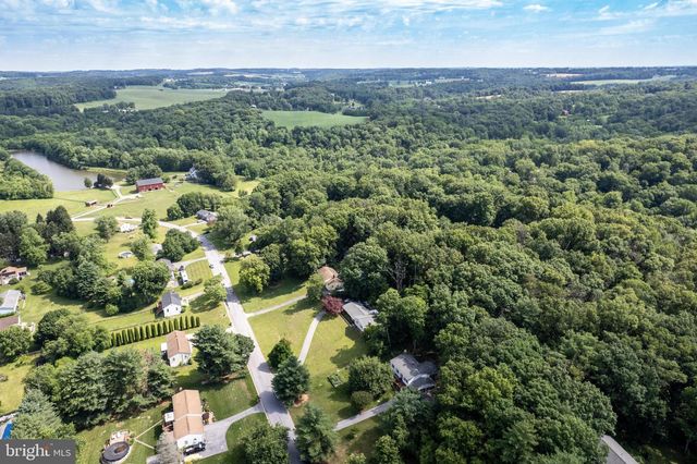 2718 ASPEN DR, Hampstead, MD 21074