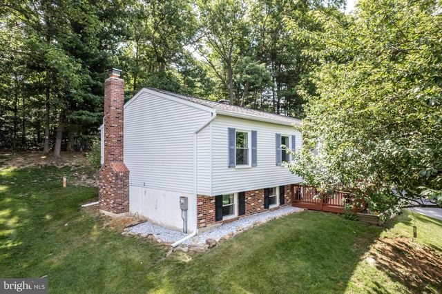 2718 ASPEN DR, Hampstead, MD 21074